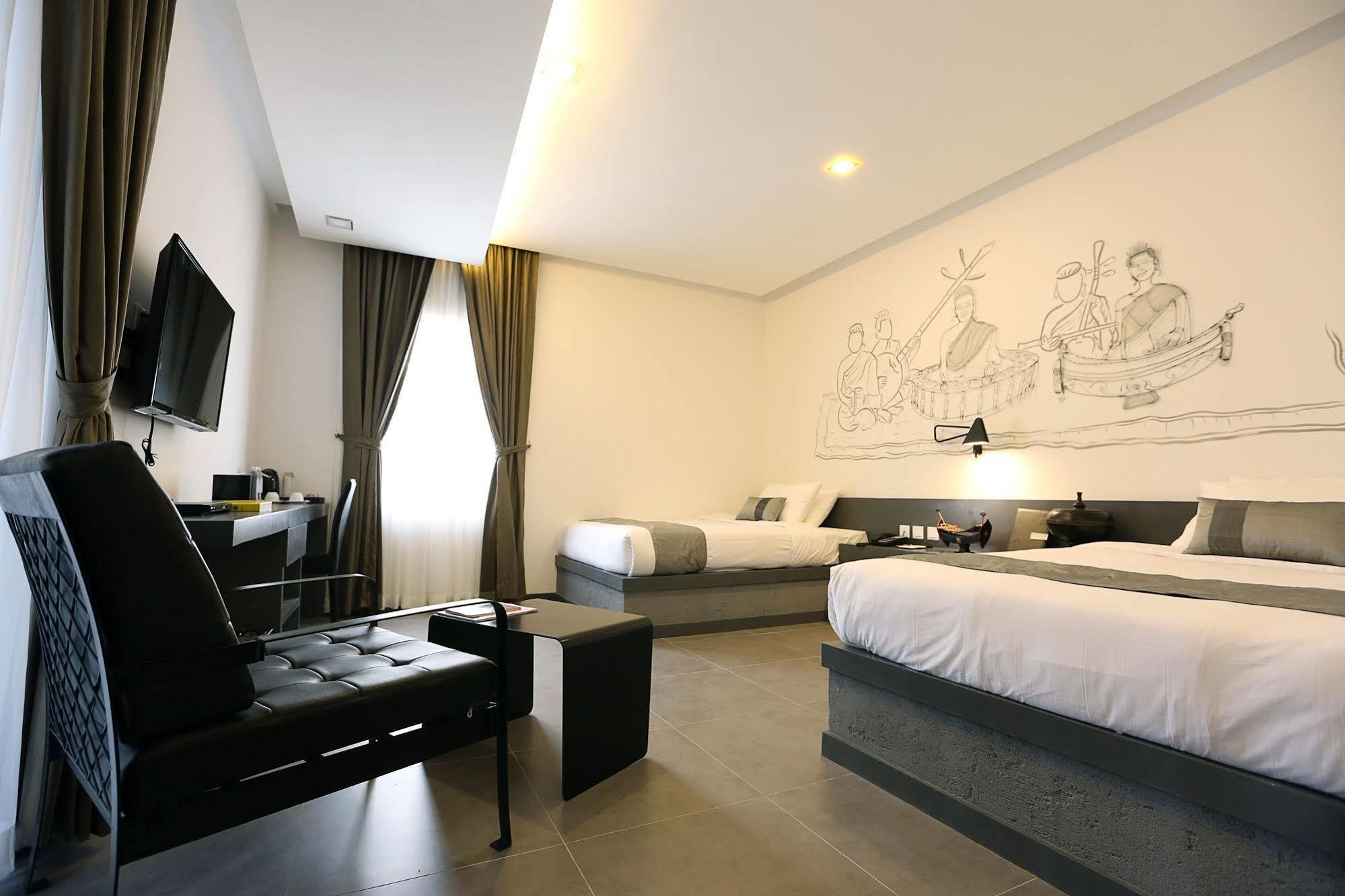 Hotel Records Phnom Penh Eksteriør bilde